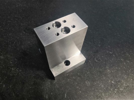 Concentriciteit 0.02mm Precisiemechanische gedeelten Ra0.4 HRC63