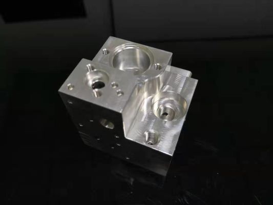 Hoge Precisiecnc Prototype die van de Geschiktheidsmateriaal/Generator Delen machinaal bewerken