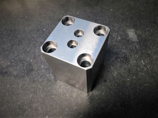 De Vlakheidsprecisie Machinaal bewerkte Delen van SKD11 Ra0.8 0.01mm